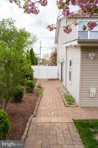 14 HOPATCONG DR, Lawrence Twp, NJ 08648