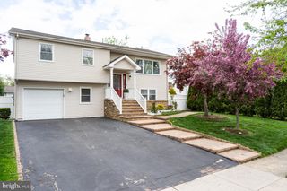 14 HOPATCONG DR, Lawrence Twp, NJ 08648