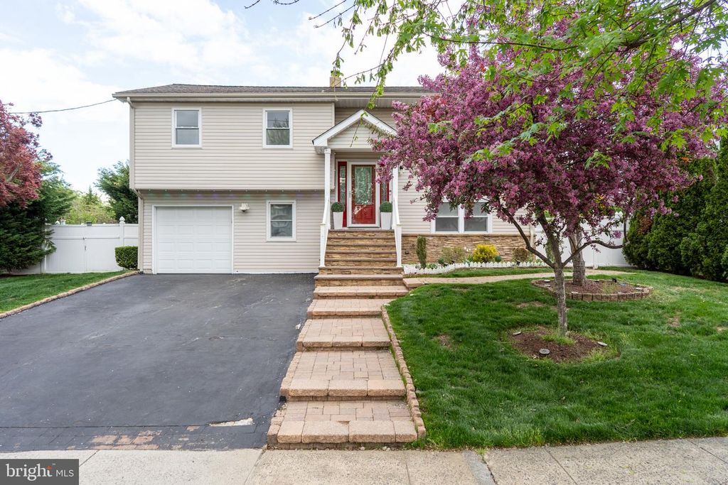14 HOPATCONG DR, LAWRENCE TWP, NJ 08648 — photo 2