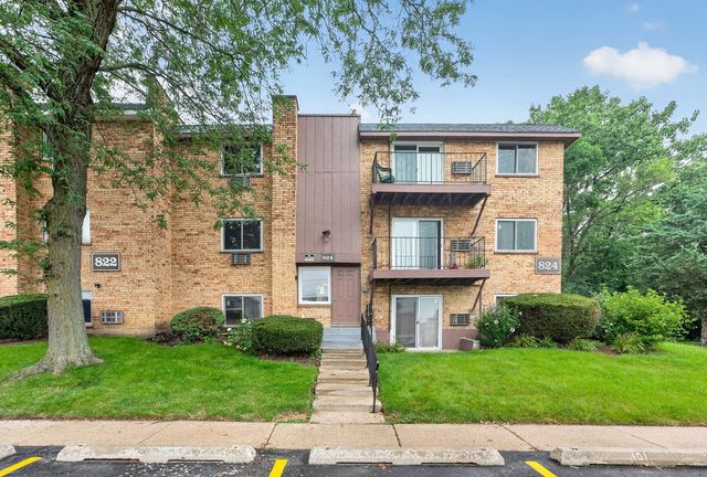 824 W College Boulevard 201, Addison, IL 60101