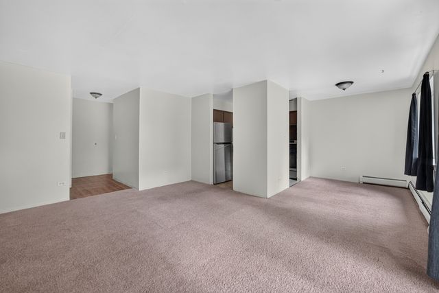 824 W College Boulevard 201, Addison, IL 60101