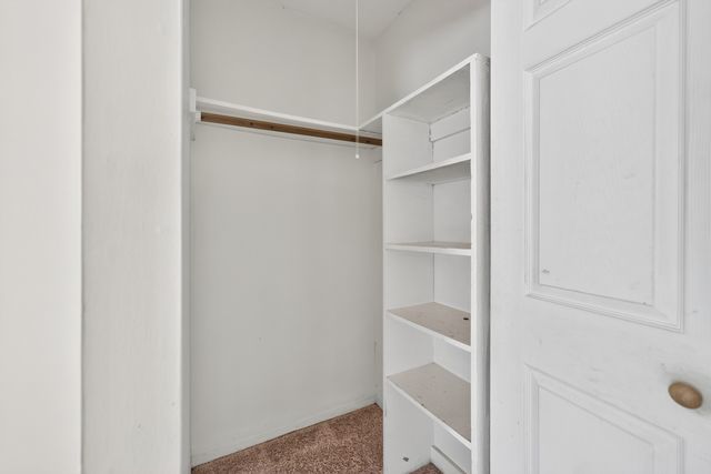 824 W College Boulevard 201, Addison, IL 60101