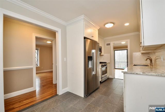 38 Holiday Court T038, River Vale, NJ 07675