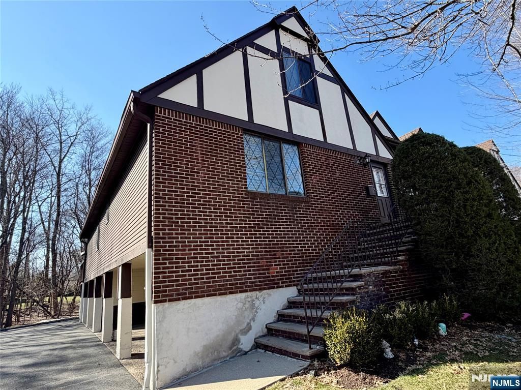 38 Holiday Court T038, River Vale, NJ 07675