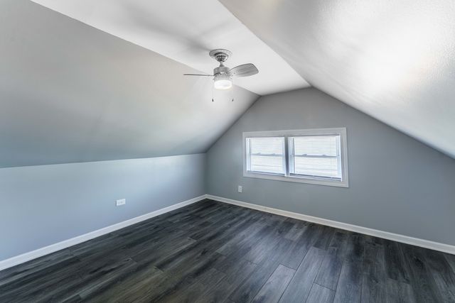 5852 W 81st Place, Burbank, IL 60459