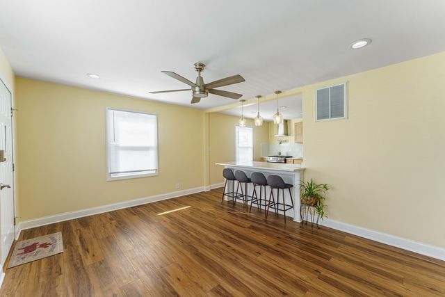 5852 W 81st Place, Burbank, IL 60459