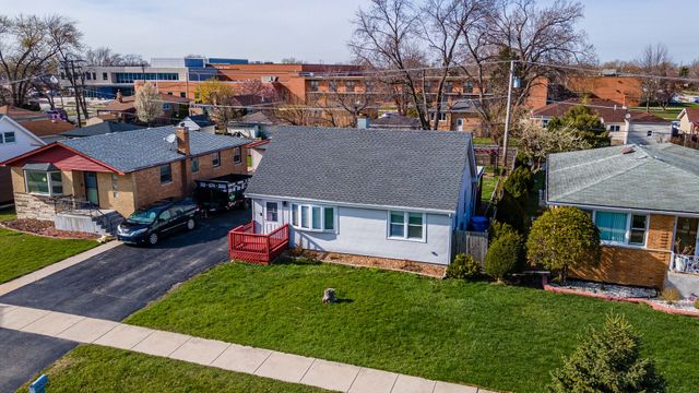 5852 W 81st Place, Burbank, IL 60459