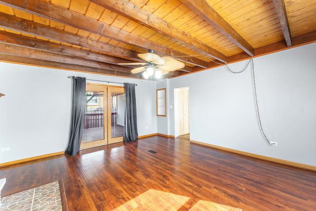 5852 W 81st Place, Burbank, IL 60459