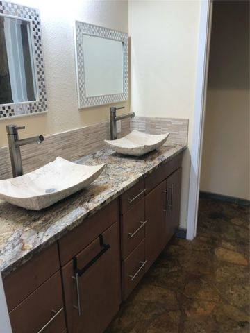 19600 Bee Creek Tavern RD B, Spicewood, TX 78669