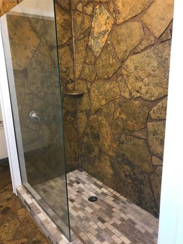 19600 Bee Creek Tavern RD B, Spicewood, TX 78669