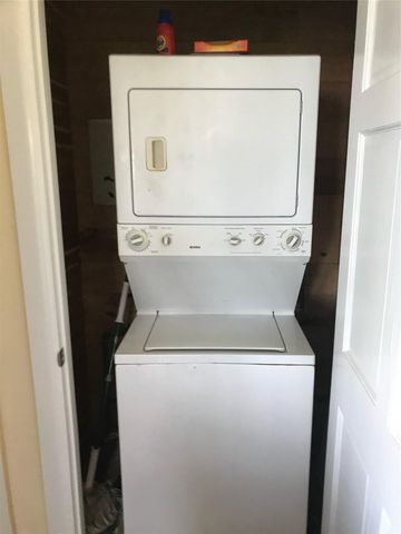 19600 Bee Creek Tavern RD B, Spicewood, TX 78669