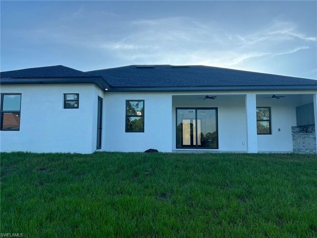 813 Aiken AVE, Lehigh Acres, FL 33974