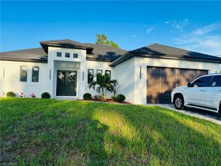 813 Aiken AVE, Lehigh Acres, FL 33974