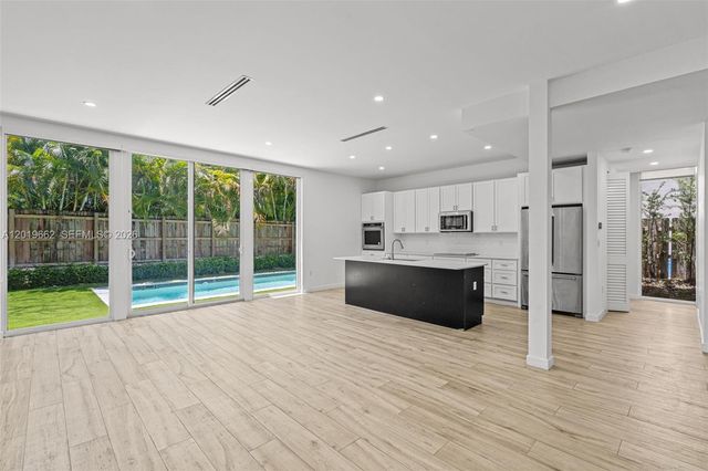 1816 SW 23rd Street, Miami, FL 33145