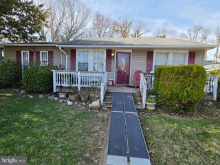 3 CYPRESS RD, Annapolis, MD 21403