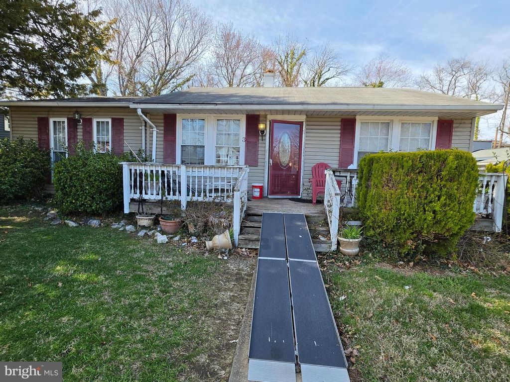 3 CYPRESS RD, Annapolis, MD 21403