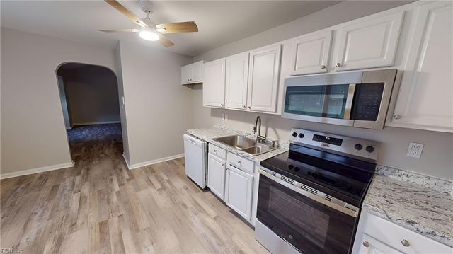 3504 Virginius DR, Virginia Beach, VA 23452