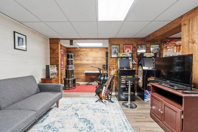 33 Eastford Rd, Auburn, MA 01501