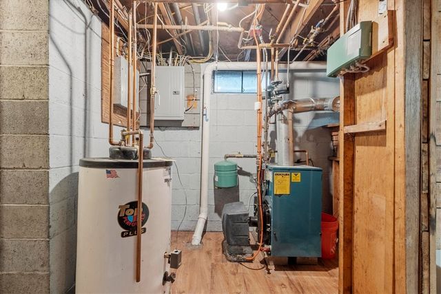 33 Eastford Rd, Auburn, MA 01501