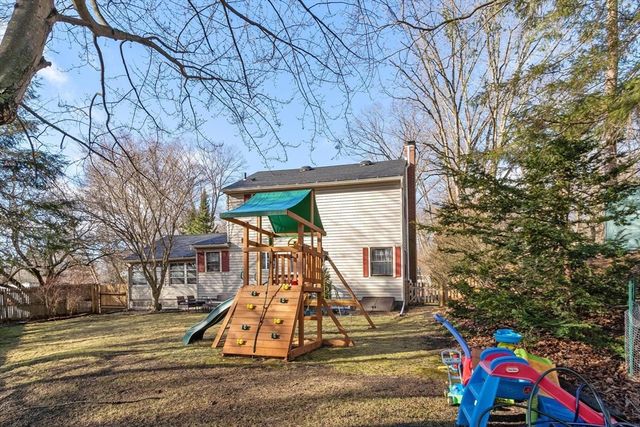 33 Eastford Rd, Auburn, MA 01501