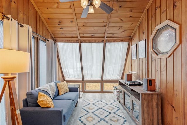 33 Eastford Rd, Auburn, MA 01501