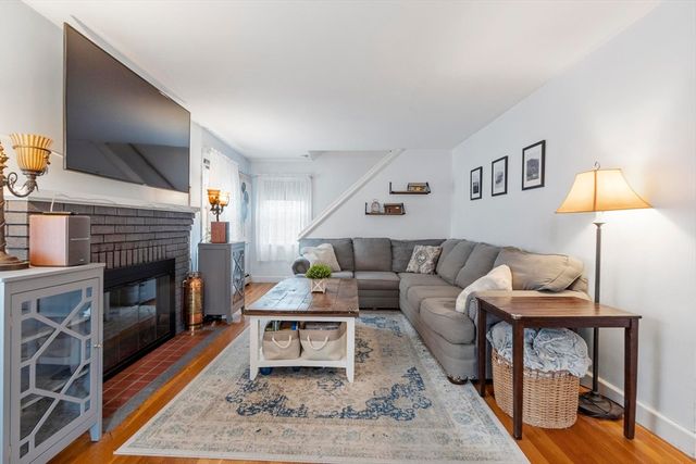 33 Eastford Rd, Auburn, MA 01501