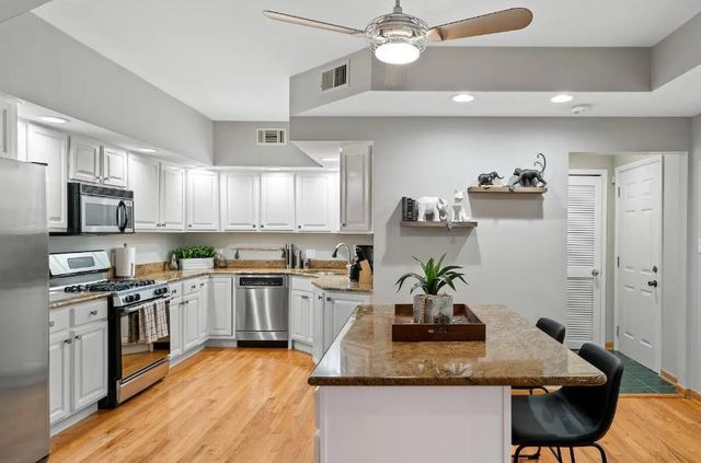 1450 W Webster Avenue 2, Chicago, IL 60614