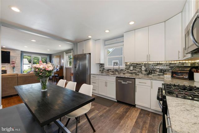 512 W BROOKE AVE, Magnolia, NJ 08049
