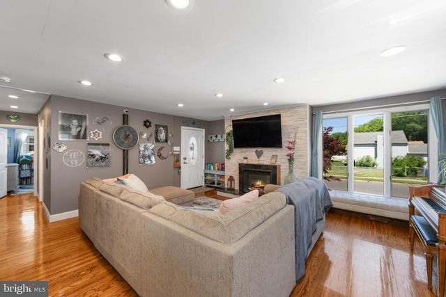 512 W BROOKE AVE, Magnolia, NJ 08049