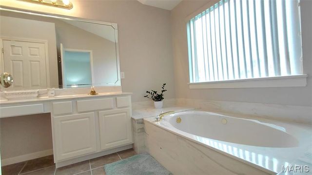 15234 Brightfield Manor Drive, Chesterfield, MO 63017