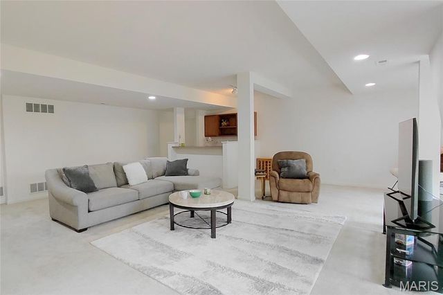 15234 Brightfield Manor Drive, Chesterfield, MO 63017