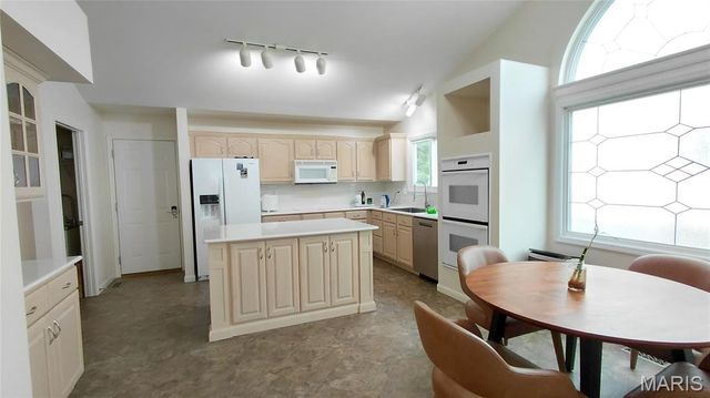 15234 Brightfield Manor Drive, Chesterfield, MO 63017