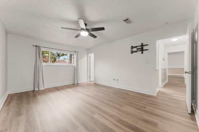 5542 Ashgate Drive, Spring, TX 77373