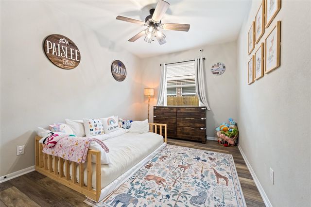 221 Gigi Place, Alvin, TX 77511