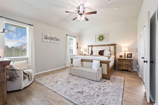 221 Gigi Place, Alvin, TX 77511