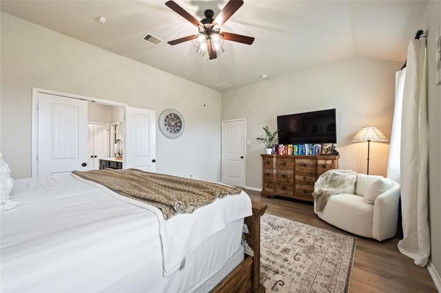 221 Gigi Place, Alvin, TX 77511