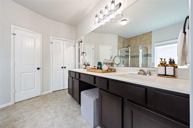221 Gigi Place, Alvin, TX 77511