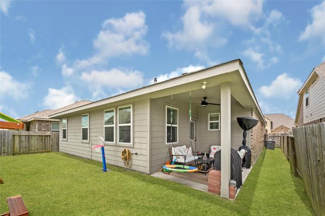221 Gigi Place, Alvin, TX 77511
