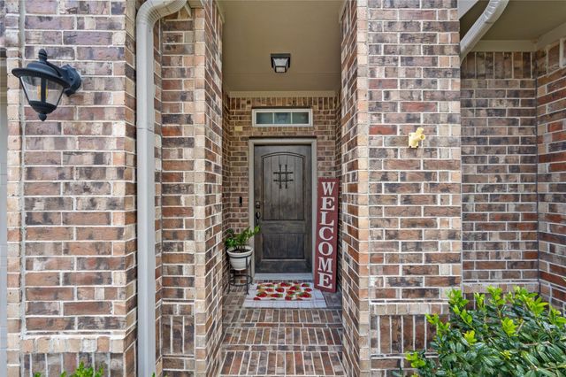 221 Gigi Place, Alvin, TX 77511