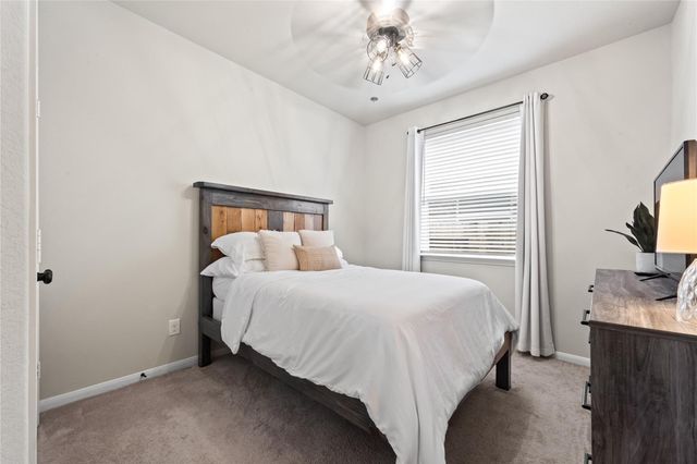 221 Gigi Place, Alvin, TX 77511