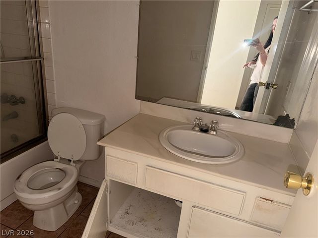 7010 Wedgewood Way, Las Vegas, NV 89147