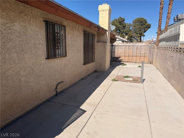 7010 Wedgewood Way, Las Vegas, NV 89147