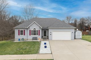 950 Holiday Drive, Lansing, KS 66043