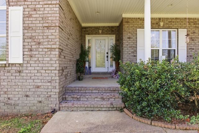 435 Long St, W, Mc Ewen, TN 37101
