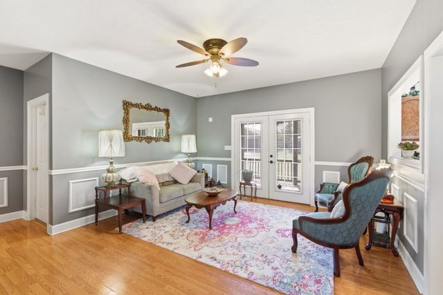 435 Long St, W, Mc Ewen, TN 37101