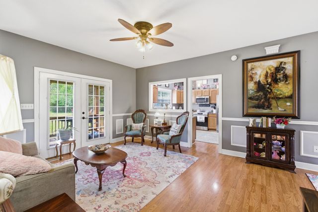 435 Long St, W, Mc Ewen, TN 37101
