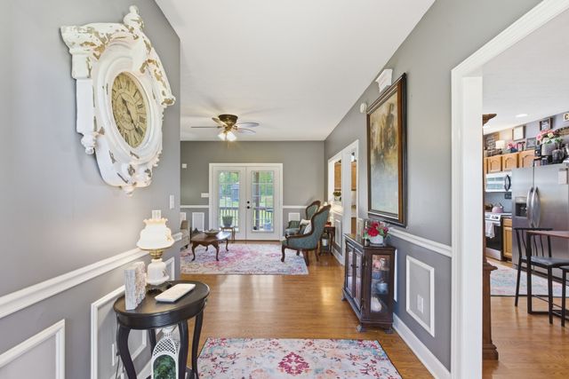 435 Long St, W, Mc Ewen, TN 37101