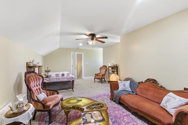 435 Long St, W, Mc Ewen, TN 37101