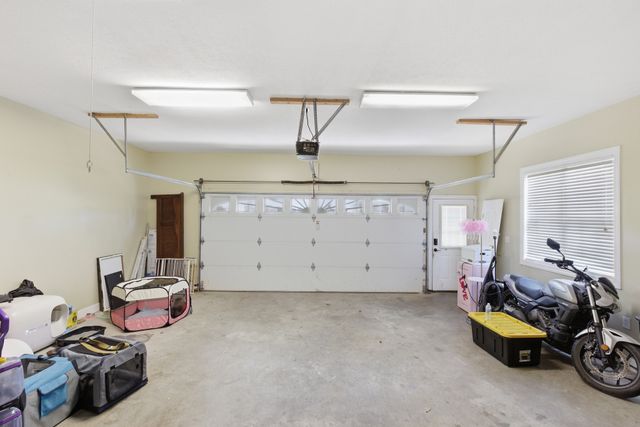 435 Long St, W, Mc Ewen, TN 37101