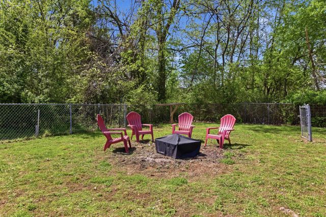 435 Long St, W, Mc Ewen, TN 37101